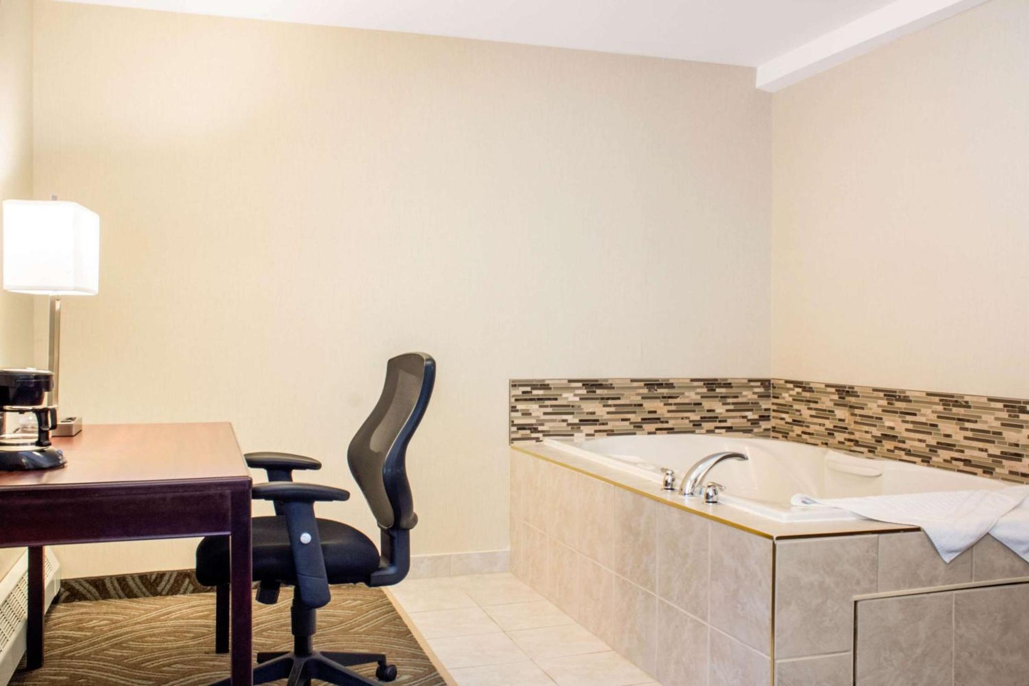 Comfort Inn Halifax Esterno foto